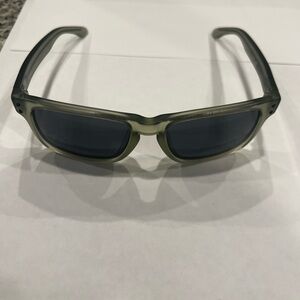 OO2048-05 Oakley Holbrook LX Green Sunglasses